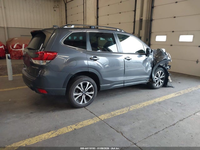Subaru Forester Limited 2023 JF2SKAPC4PH520949 Image 4