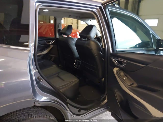 Subaru Forester Limited 2023 JF2SKAPC4PH520949 Image 8