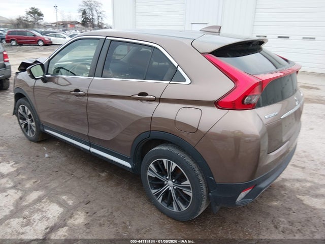 2018 MITSUBISHI ECLIPSE CROSS JA4AT5AA9JZ065209 Photo 2