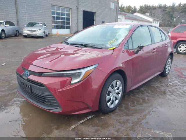 Toyota Corolla Hybrid Le 2025 JTDBCMFE2S3083183 Image 2