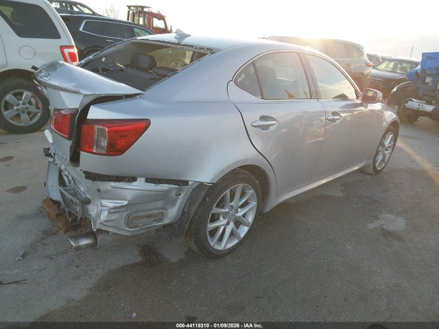 2011 LEXUS IS 350 JTHCE5C25B5000931 Photo 3