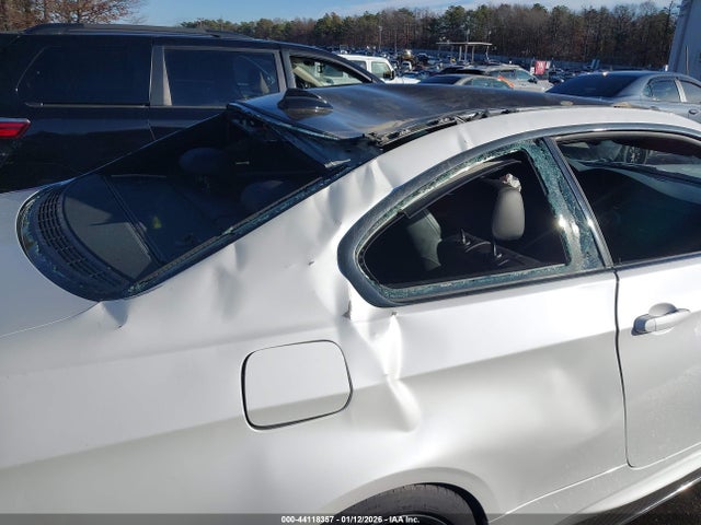 44118357 :رقم المزاد ، WBSKG9C55BE797442 vin ، 2011 Bmw M3 مزاد بيع