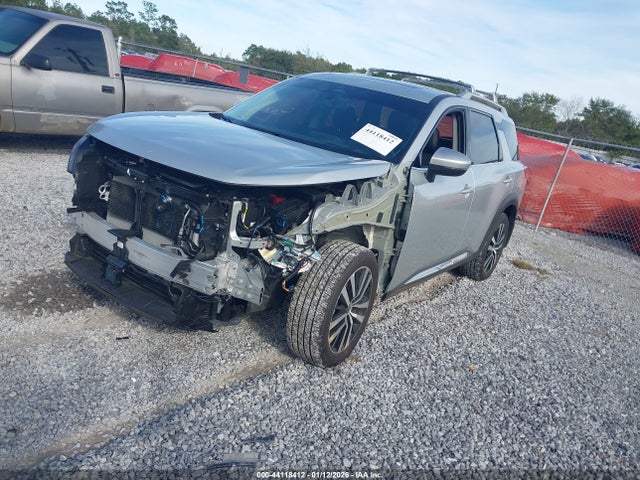 5N1DR3DG4SC282611 Nissan Pathfinder Platinum Fwd