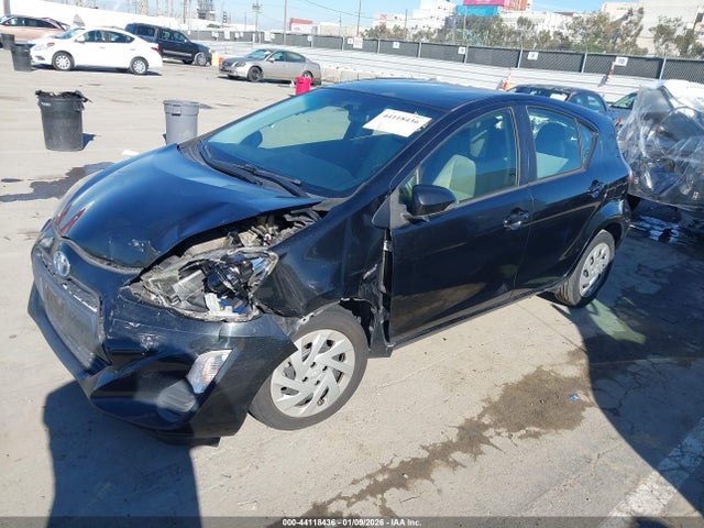 JTDKDTB33G1590365 Toyota Prius C One