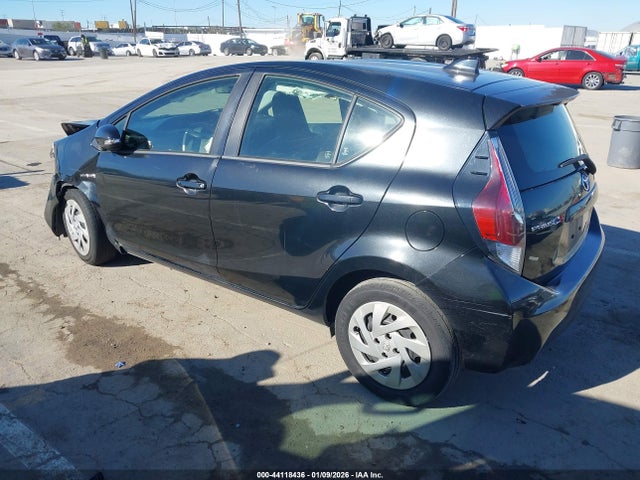 JTDKDTB33G1590365 Toyota Prius C One