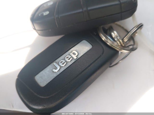 2019 Jeep Compass Latitude Fwd მანქანა იყიდება აუქციონზე, vin: 3C4NJCBB8KT637274, აუქციონის ნომერი: 44118464