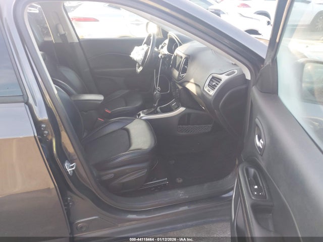 2019 Jeep Compass Latitude Fwd მანქანა იყიდება აუქციონზე, vin: 3C4NJCBB8KT637274, აუქციონის ნომერი: 44118464
