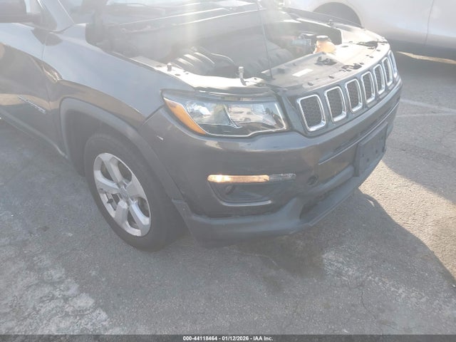 2019 Jeep Compass Latitude Fwd მანქანა იყიდება აუქციონზე, vin: 3C4NJCBB8KT637274, აუქციონის ნომერი: 44118464