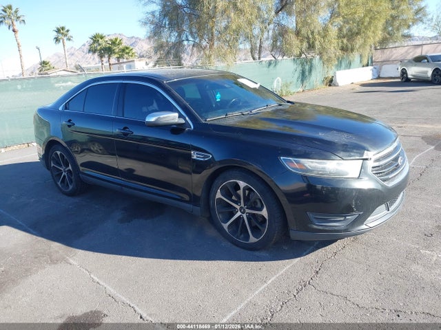 Ford Taurus Limited 2015 1FAHP2F88FG102501 zdjęcie główne