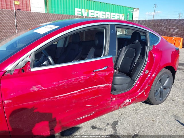 44118500 :رقم المزاد ، 5YJ3E1EA1KF299119 vin ، 2019 Tesla Model 3 Long Range/mid Range/standard Range/standard Range Plus مزاد بيع