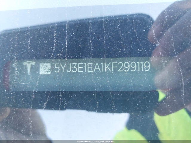 44118500 :رقم المزاد ، 5YJ3E1EA1KF299119 vin ، 2019 Tesla Model 3 Long Range/mid Range/standard Range/standard Range Plus مزاد بيع