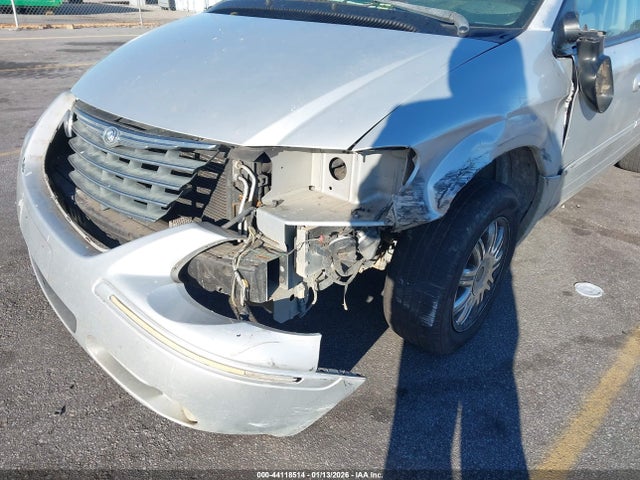 Продажа на аукционе авто 2005 Chrysler Town & Country Limited, vin: 2C8GP64L25R548143, номер лота: 44118514
