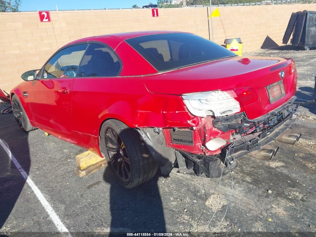 2011 BMW M3 WBSDX9C53BE584028 Photo 2