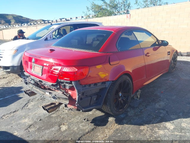 2011 BMW M3 WBSDX9C53BE584028 Photo 3