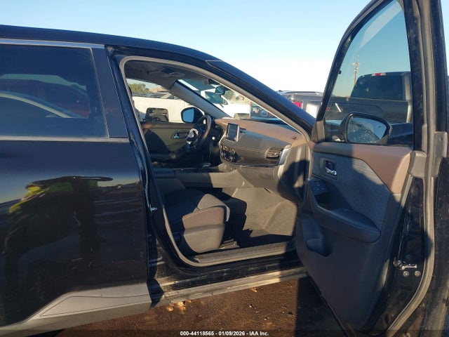 JN8AT3BA7MW023382 Nissan Rogue Sv Fwd