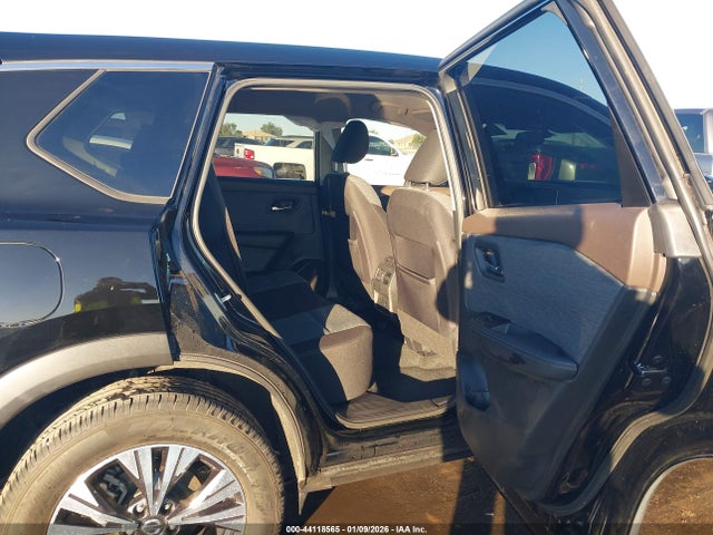JN8AT3BA7MW023382 Nissan Rogue Sv Fwd