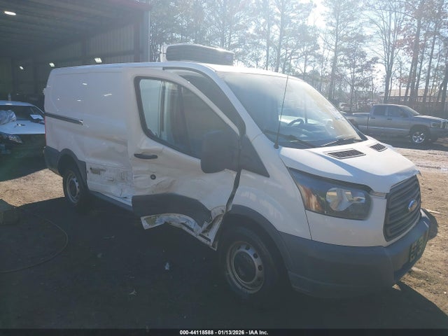 44118588 :رقم المزاد ، 1FTNR1YM9FKA86124 vin ، 2015 Ford Transit-250 مزاد بيع