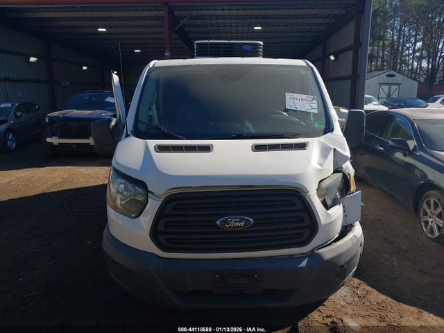 44118588 :رقم المزاد ، 1FTNR1YM9FKA86124 vin ، 2015 Ford Transit-250 مزاد بيع