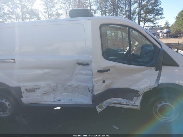 44118588 :رقم المزاد ، 1FTNR1YM9FKA86124 vin ، 2015 Ford Transit-250 مزاد بيع
