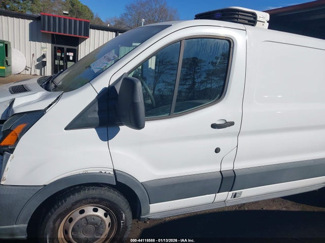 44118588 :رقم المزاد ، 1FTNR1YM9FKA86124 vin ، 2015 Ford Transit-250 مزاد بيع