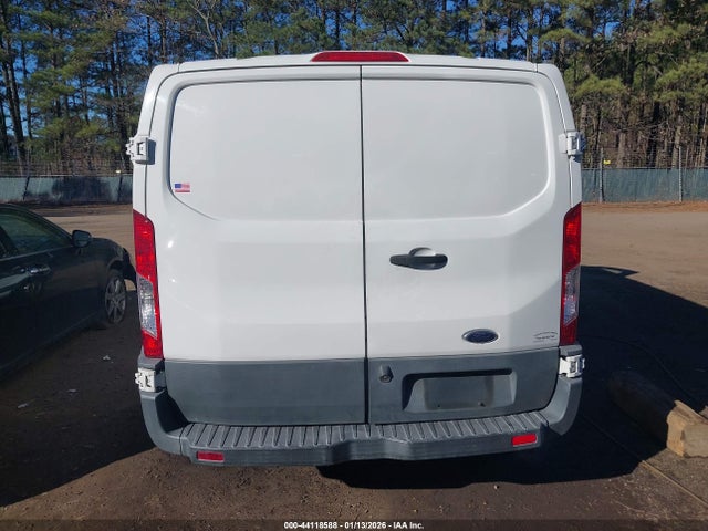 44118588 :رقم المزاد ، 1FTNR1YM9FKA86124 vin ، 2015 Ford Transit-250 مزاد بيع