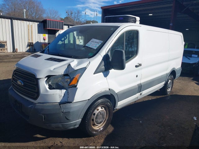 44118588 :رقم المزاد ، 1FTNR1YM9FKA86124 vin ، 2015 Ford Transit-250 مزاد بيع