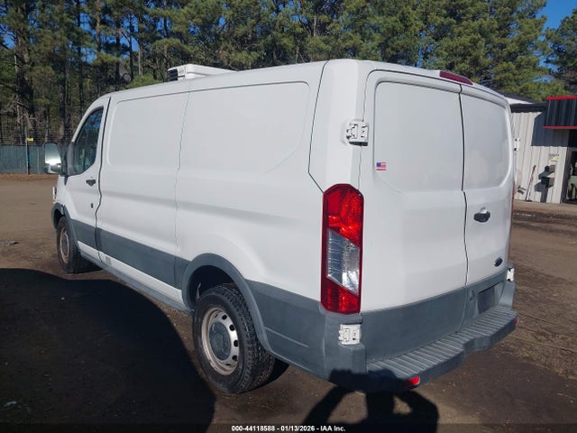 44118588 :رقم المزاد ، 1FTNR1YM9FKA86124 vin ، 2015 Ford Transit-250 مزاد بيع