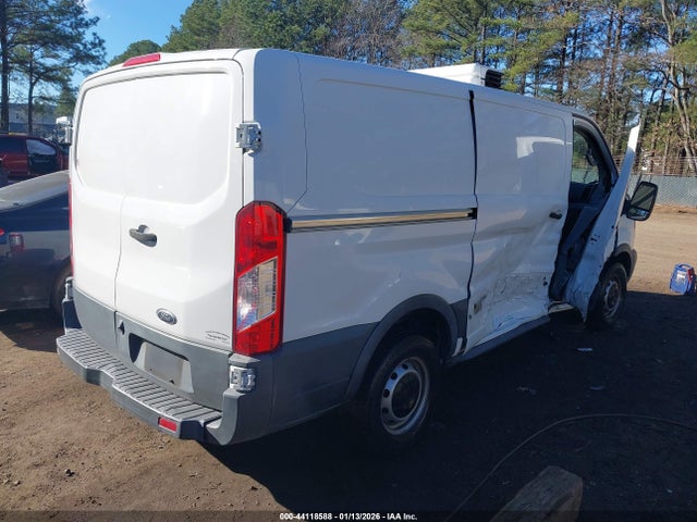 44118588 :رقم المزاد ، 1FTNR1YM9FKA86124 vin ، 2015 Ford Transit-250 مزاد بيع