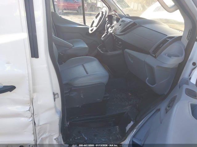 44118588 :رقم المزاد ، 1FTNR1YM9FKA86124 vin ، 2015 Ford Transit-250 مزاد بيع