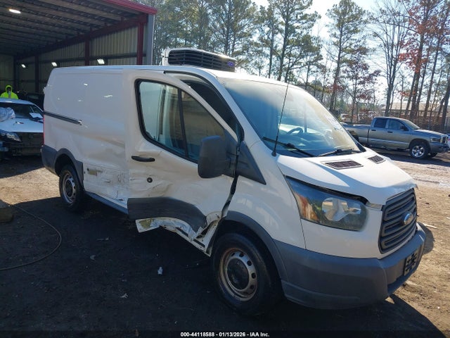 44118588 :رقم المزاد ، 1FTNR1YM9FKA86124 vin ، 2015 Ford Transit-250 مزاد بيع