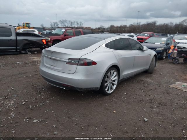 2014 TESLA MODEL S 5YJSA1H12EFP57063 Photo 3