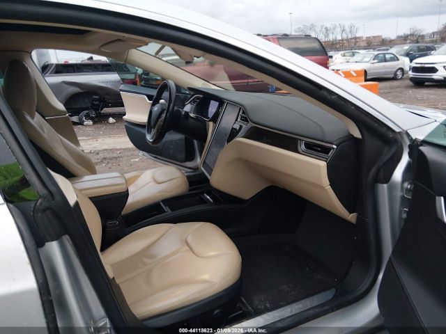 2014 TESLA MODEL S 5YJSA1H12EFP57063 Photo 4