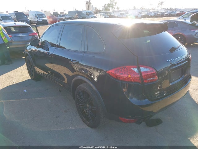 2013 PORSCHE CAYENNE WP1AC2A28DLA90993 Photo 2