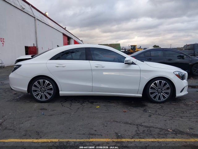 WDDSJ4GB8JN693978 Mercedes-Benz CLA 250 4MATIC