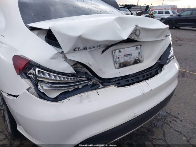 WDDSJ4GB8JN693978 Mercedes-Benz CLA 250 4MATIC