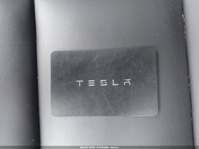 44118756 :رقم المزاد ، 7SAYGDED8SA375060 vin ، 2025 Tesla Model Y Long Range Dual Motor Rear-wheel Drive مزاد بيع
