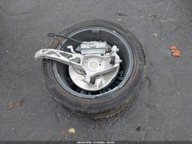 44118756 :رقم المزاد ، 7SAYGDED8SA375060 vin ، 2025 Tesla Model Y Long Range Dual Motor Rear-wheel Drive مزاد بيع