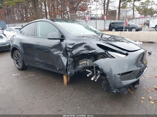 44118756 :رقم المزاد ، 7SAYGDED8SA375060 vin ، 2025 Tesla Model Y Long Range Dual Motor Rear-wheel Drive مزاد بيع