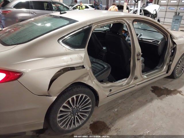 3FA6P0T93HR245943 Ford FUSION SE