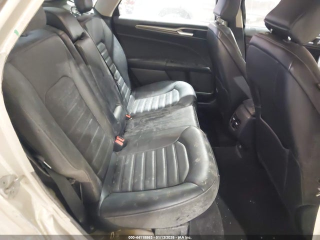 3FA6P0T93HR245943 Ford FUSION SE