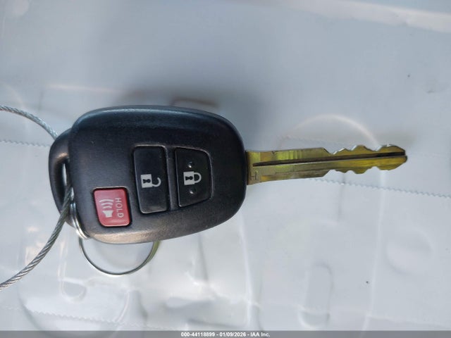 JTDKDTB32F1110461 Toyota Prius C Two