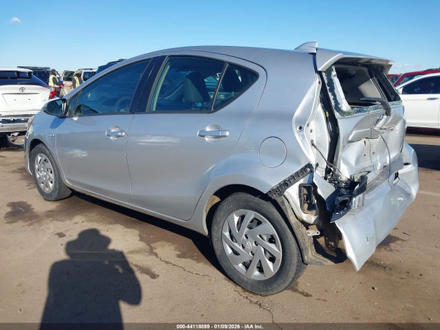 JTDKDTB32F1110461 Toyota Prius C Two
