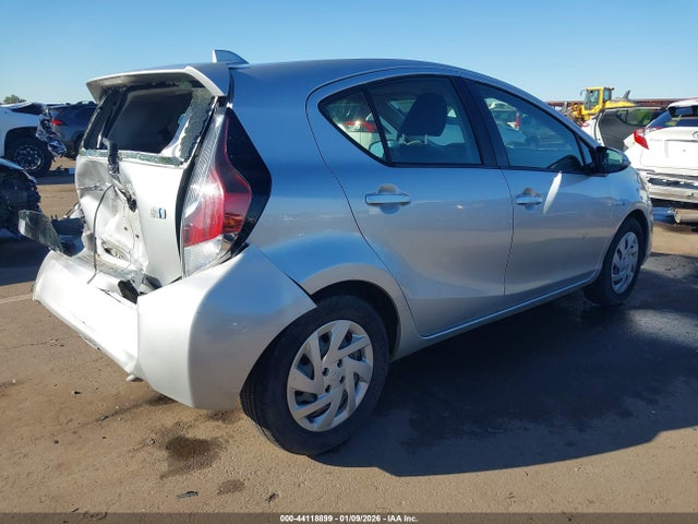 JTDKDTB32F1110461 Toyota Prius C Two