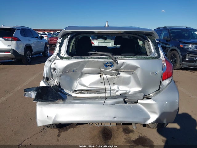 JTDKDTB32F1110461 Toyota Prius C Two