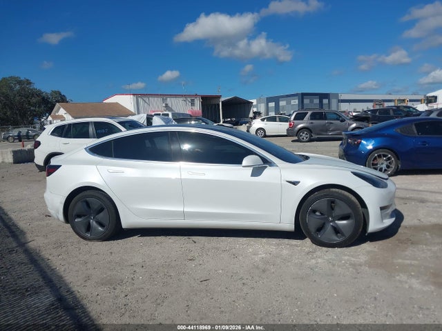 Продаж на аукціоні авто 2019 Tesla Model 3 Long Range/performance, vin: 5YJ3E1EB0KF511968, номер лоту: 44118969