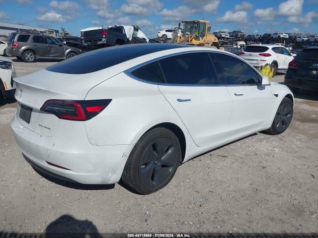 2019 TESLA MODEL 3 5YJ3E1EB0KF511968 Photo 3