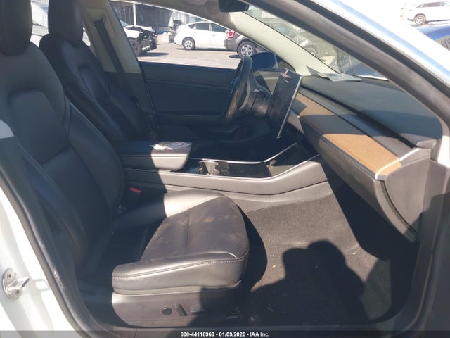 2019 TESLA MODEL 3 5YJ3E1EB0KF511968 Photo 4