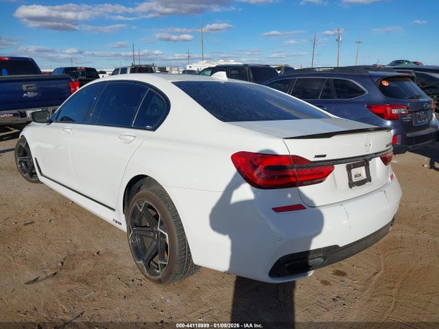 2016 BMW 750I WBA7F2C51GG417934 Photo 2