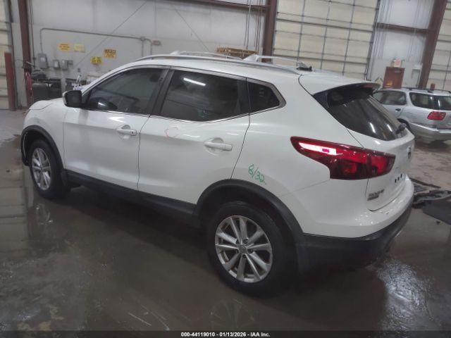 2017 NISSAN ROGUE SPORT JN1BJ1CR2HW131528 Photo 2