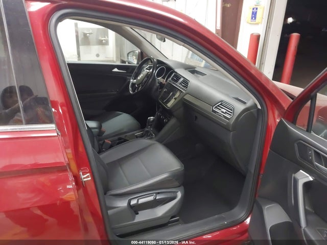 3VV3B7AX9KM130064 Volkswagen Tiguan 2.0t Se/2.0t Sel/2.0t Sel R-line/2.0t Sel R-line Black